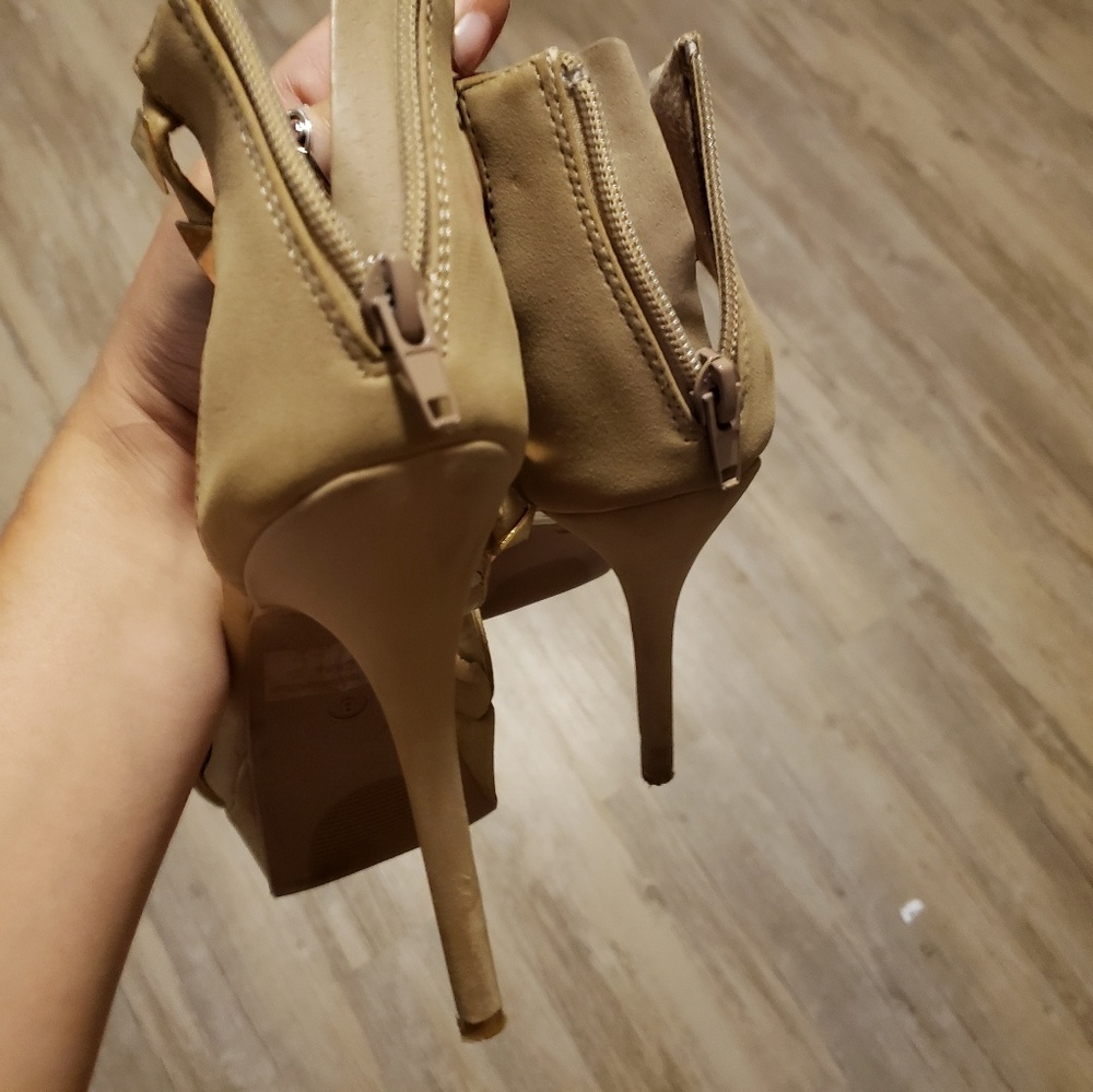 🎉🎉 Host Pick🎉🎉 Sexy Cream Colored Stillettos - Picture 5 of 6